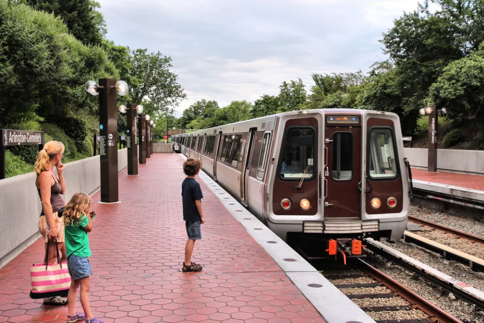 Arlington Cemetery Station